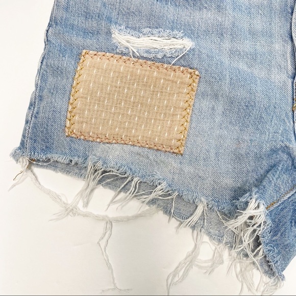 LEVI’S 501 Distressed Patched Cut off jean Denim shorts Size 25 - Picture 2 of 10